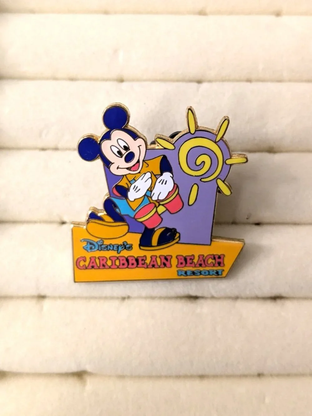 DIsney Pin Caribbean Beach Resort from 2000